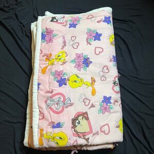 VINTAGE 90s Handmade Looney Tunes Quilt 57 x 73" 1996 Valentine Tweety Taz